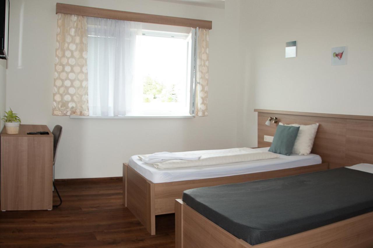 Hotel Khail Maria Lanzendorf المظهر الخارجي الصورة